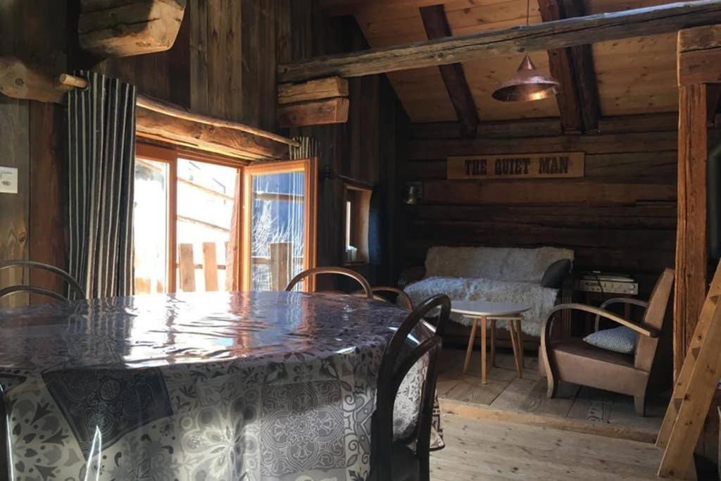 La Cabane De L'Homme Tranquille Le Tretien Exterior foto