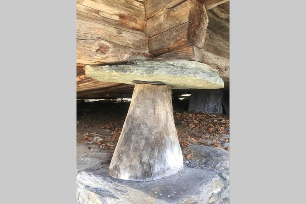 La Cabane De L'Homme Tranquille Le Tretien Exterior foto